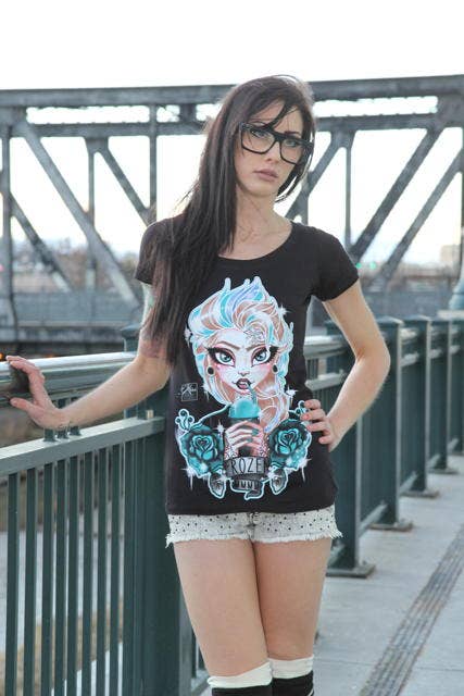 Frozen - Women's Scoop Neck Graphic  T-Shirt